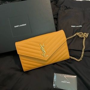 💢SOLD💢YSL AUTHENTIC Medium Monogram Envelope Wallet with Chain